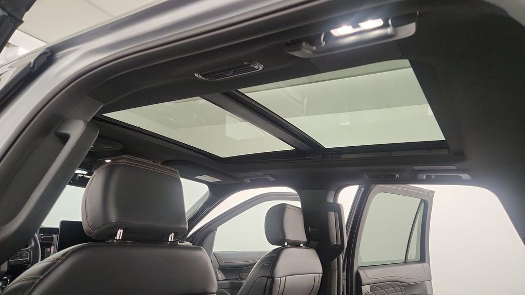 Used 2023 Ford Expedition Max Platinum image 15