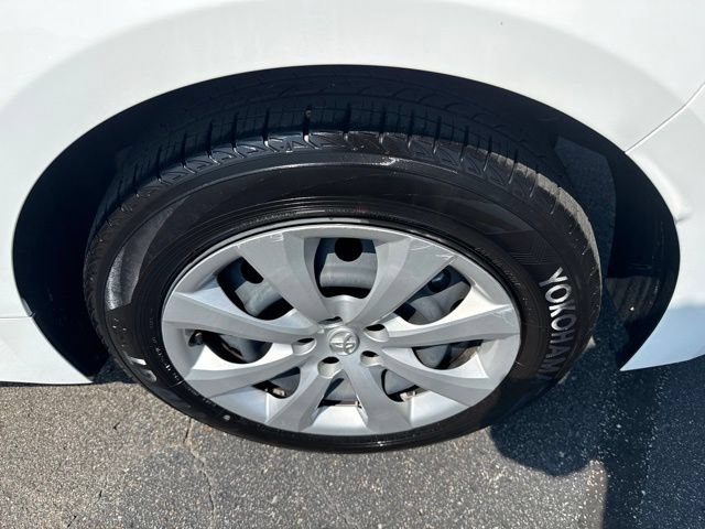 Used 2026 Toyota Corolla LE FWD image 11