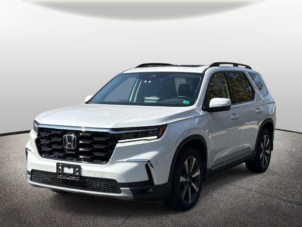 Used 2024 Honda Pilot Touring image 4