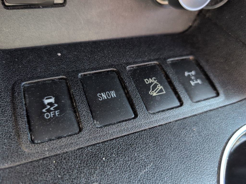 Used 2015 Toyota Highlander XLE image 17