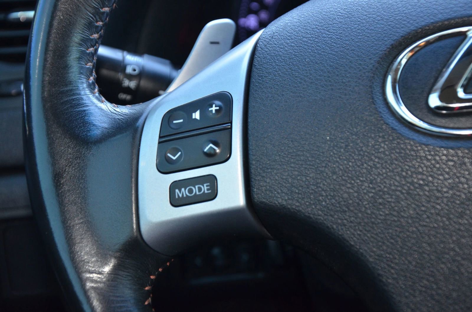 Used 2014 Lexus IS 250C w/ Luxury Package image 38