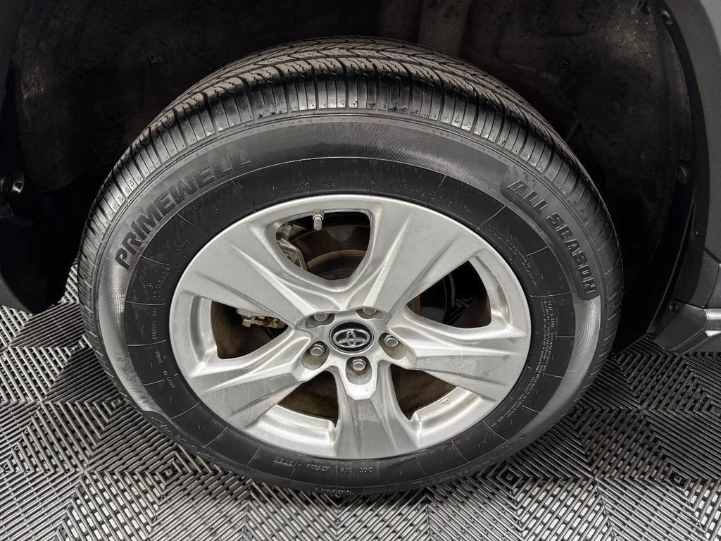 Used 2019 Toyota RAV4 XLE image 19