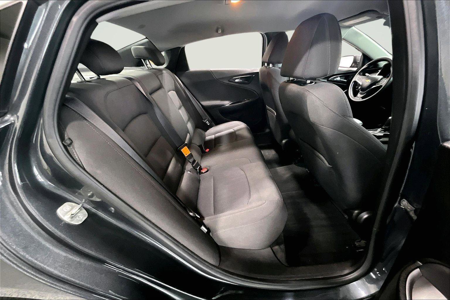 Used 2018 Chevrolet Malibu LS image 28