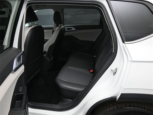 Certified 2025 Volkswagen Taos SE image 27