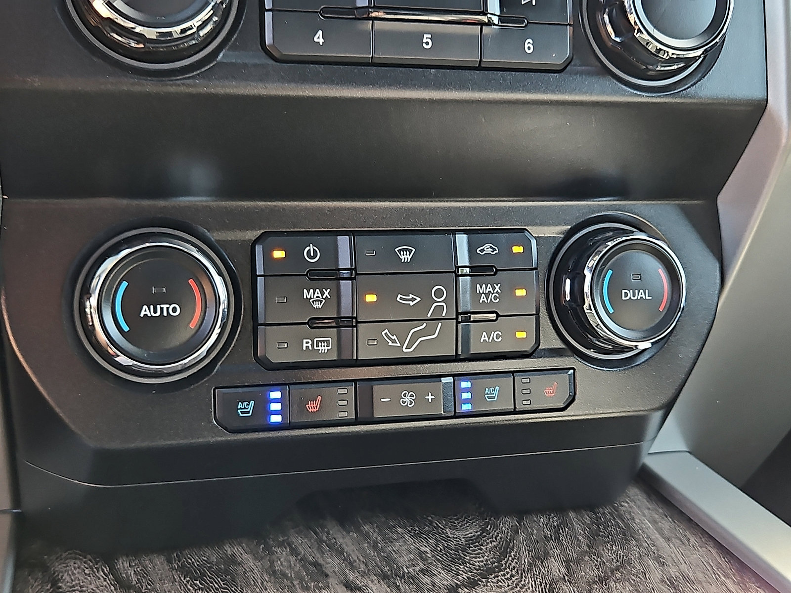 Used 2019 Ford F350 Lariat w/ Lariat Ultimate Package AWD/4WD image 17