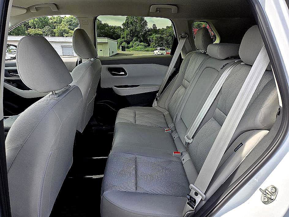 New 2025 Nissan Rogue SV image 10