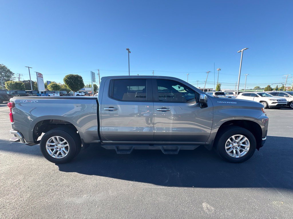 Used 2022 Chevrolet Silverado 1500 LT AWD/4WD image 6