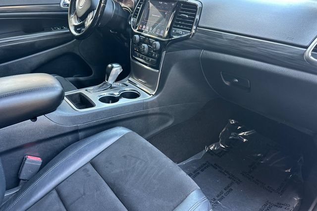 Certified 2020 Jeep Grand Cherokee Laredo w/ Laredo X Package RWD image 16
