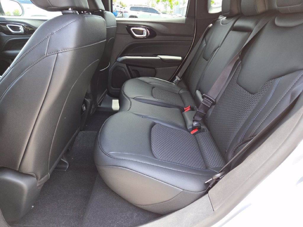 New 2026 Jeep Compass Latitude AWD/4WD image 22