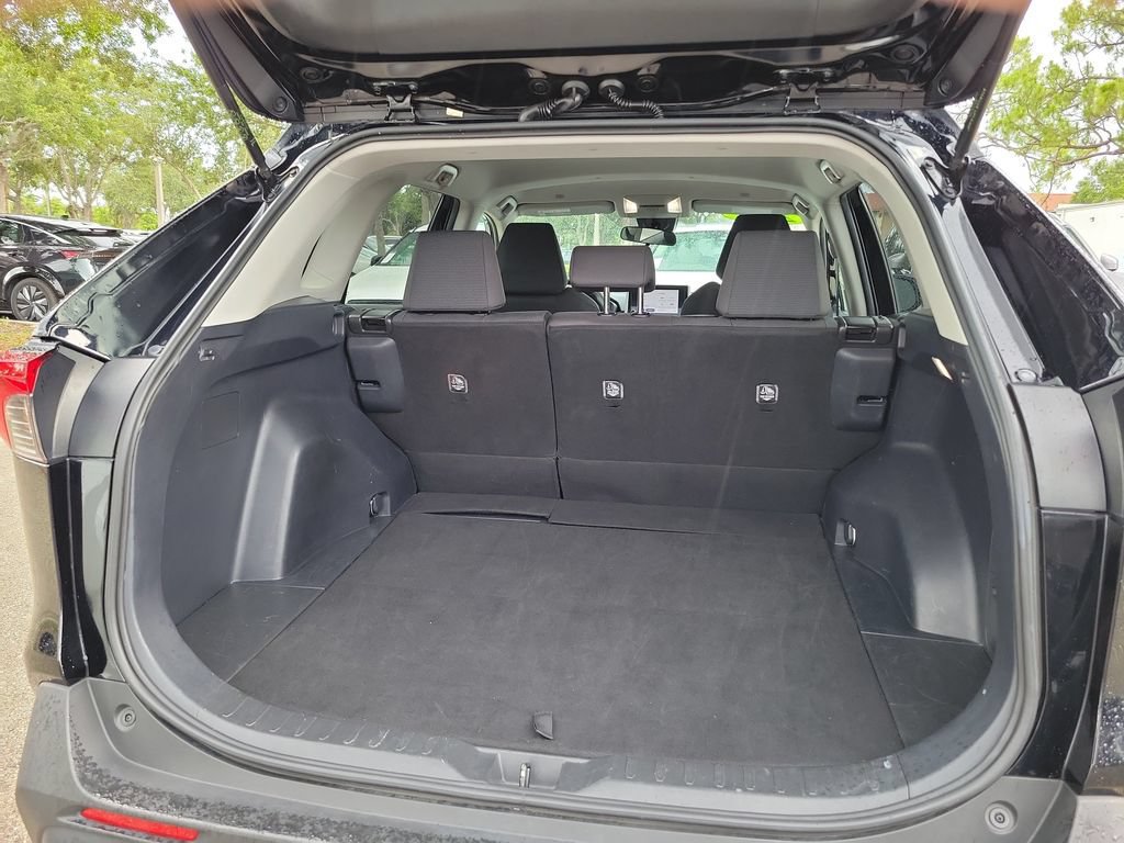 Used 2025 Toyota RAV4 LE AWD/4WD image 11