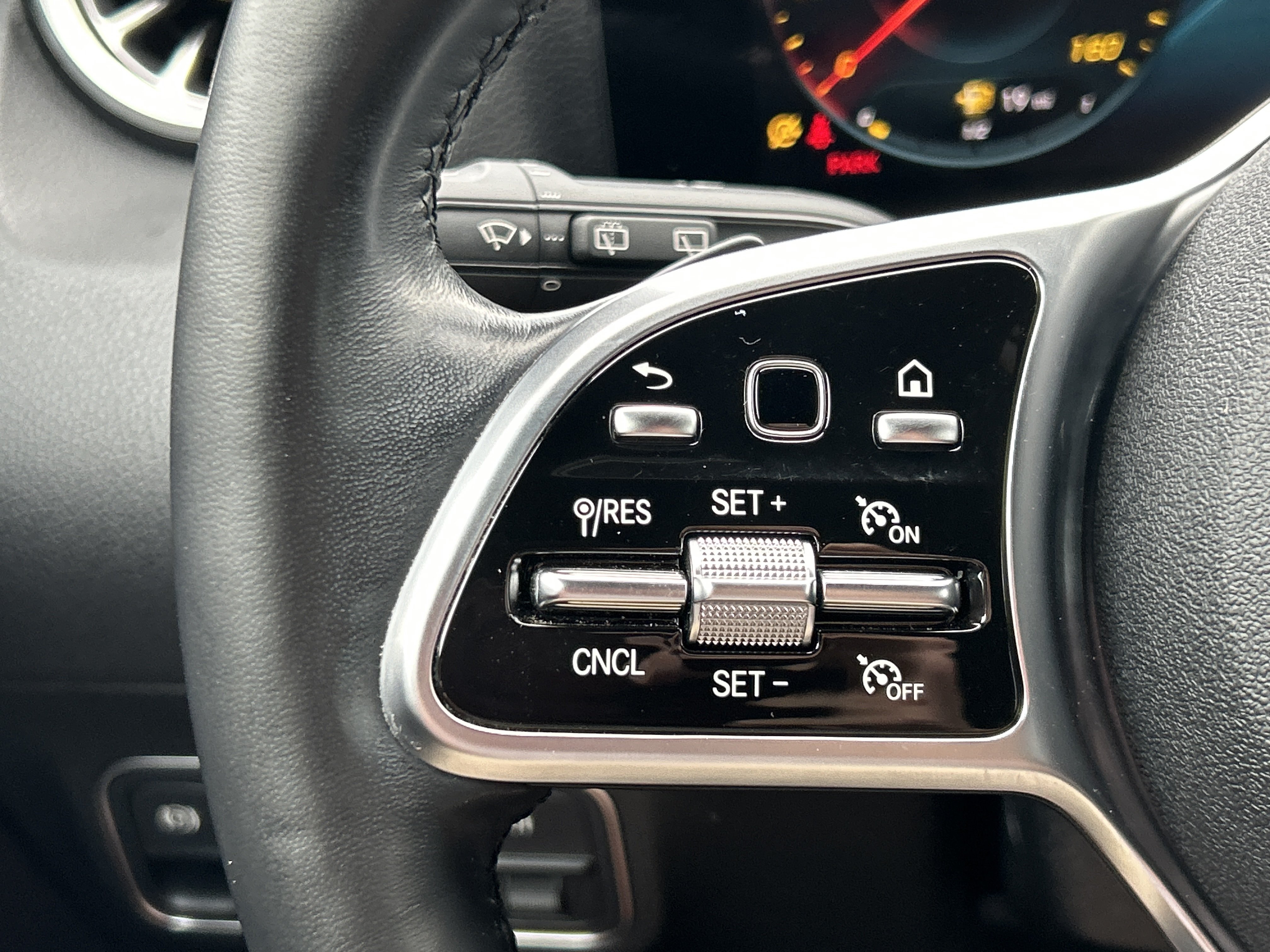 Certified 2023 Mercedes-Benz GLA 250 4MATIC image 25