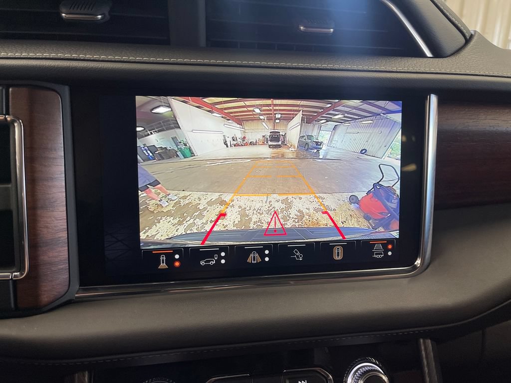 Used 2024 GMC Yukon Denali Ultimate AWD/4WD image 28