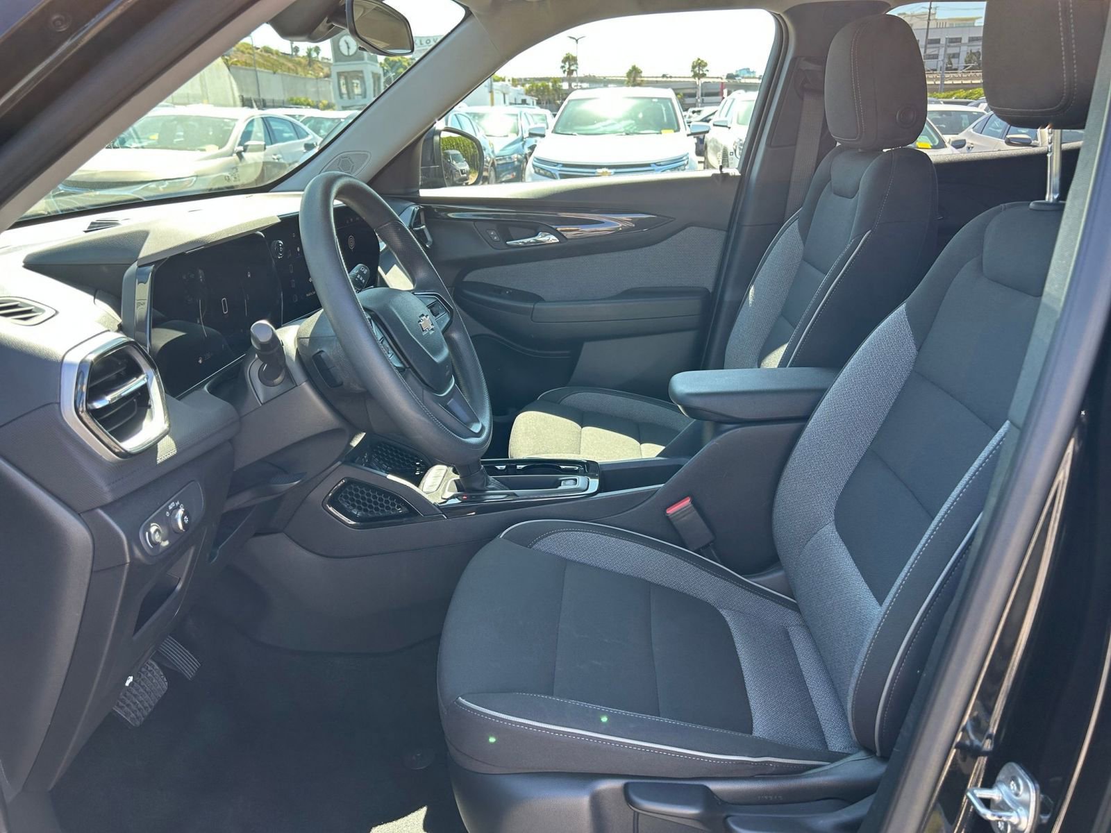 Used 2024 Chevrolet TrailBlazer LT w/ Driver Confidence Package image 24