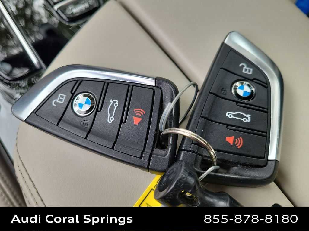 Used 2021 BMW 530e w/ Premium Package image 28