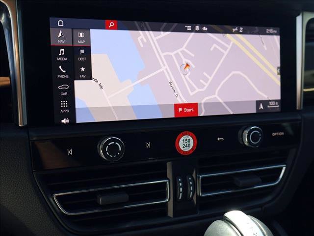 Used 2024 Porsche Macan AWD/4WD image 18