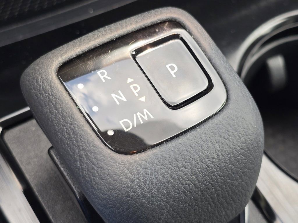 Used 2023 Nissan Rogue S AWD/4WD image 28