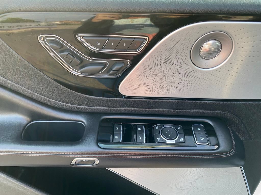 Used 2020 Lincoln Aviator Reserve w/ Equipment Group 201A AWD/4WD image 14