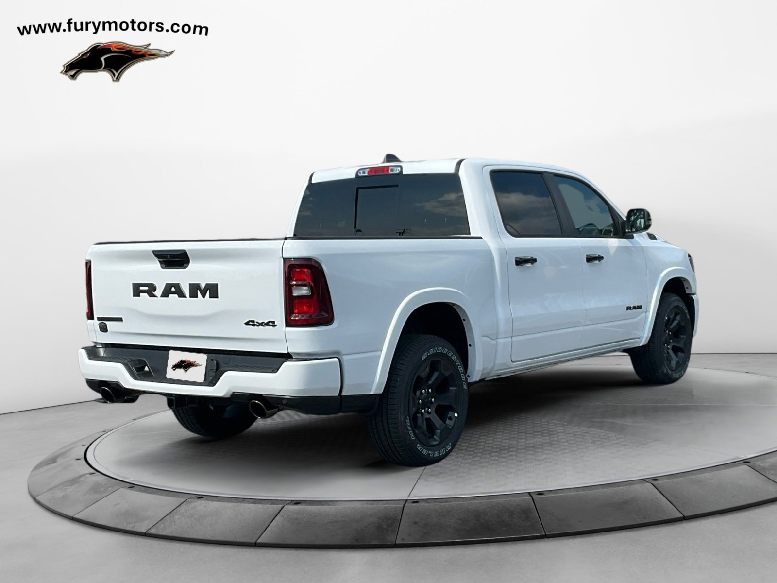 New 2026 RAM 1500 4x4 Crew Cab image 3