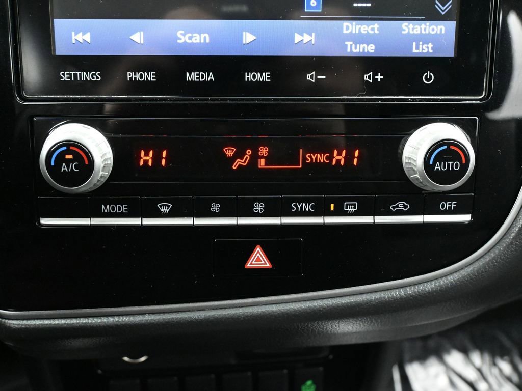 Used 2020 Mitsubishi Outlander SEL image 30