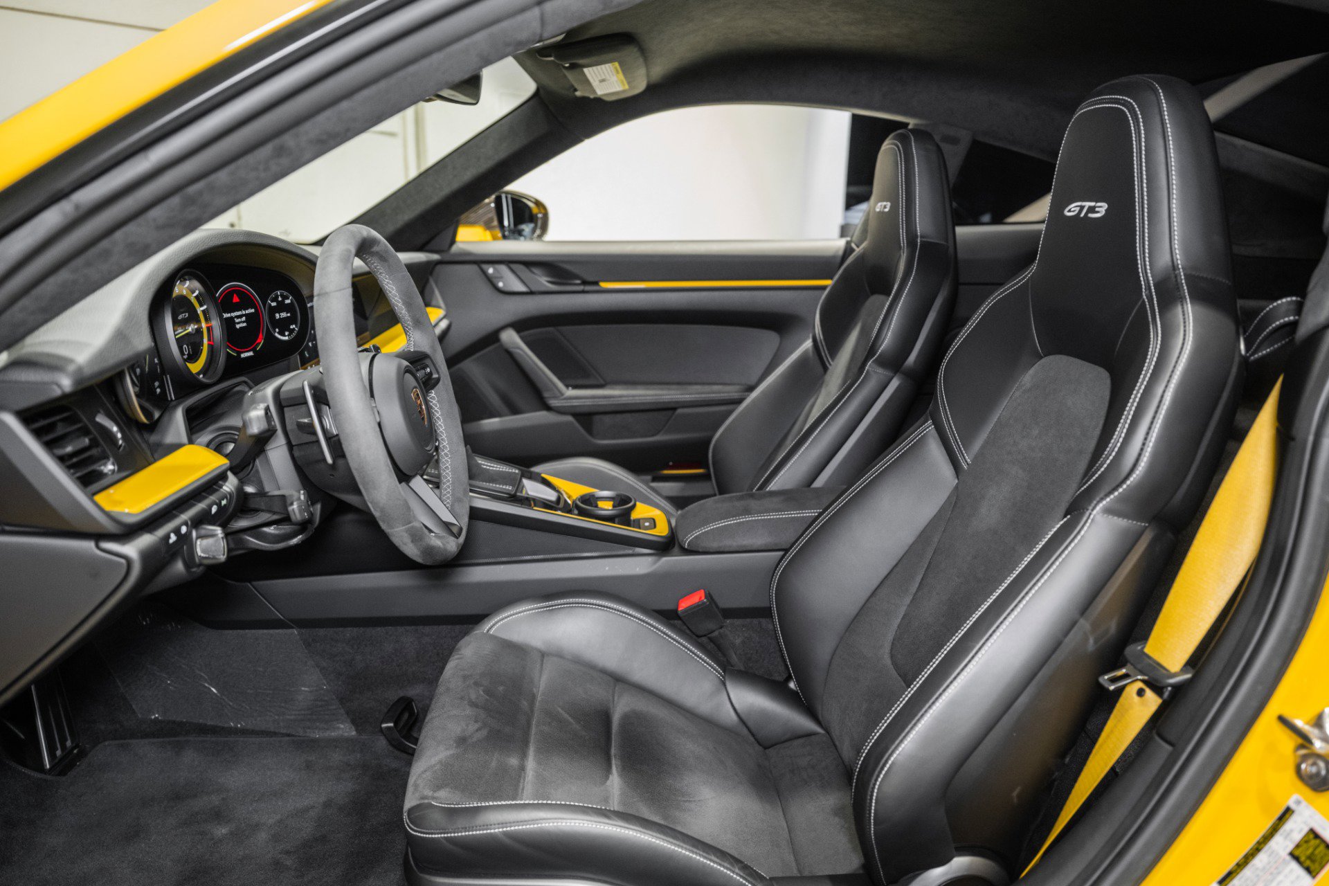 Used 2022 Porsche 911 GT3 image 2