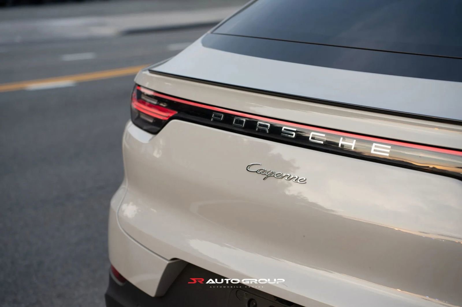 Used 2021 Porsche Cayenne Coupe image 8