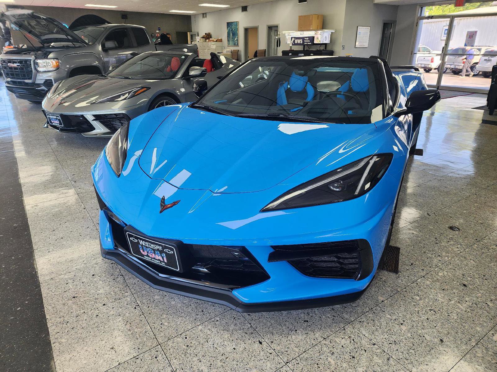 Used 2021 Chevrolet Corvette Stingray Premium Conv w/ Z51 Performance Package image 1