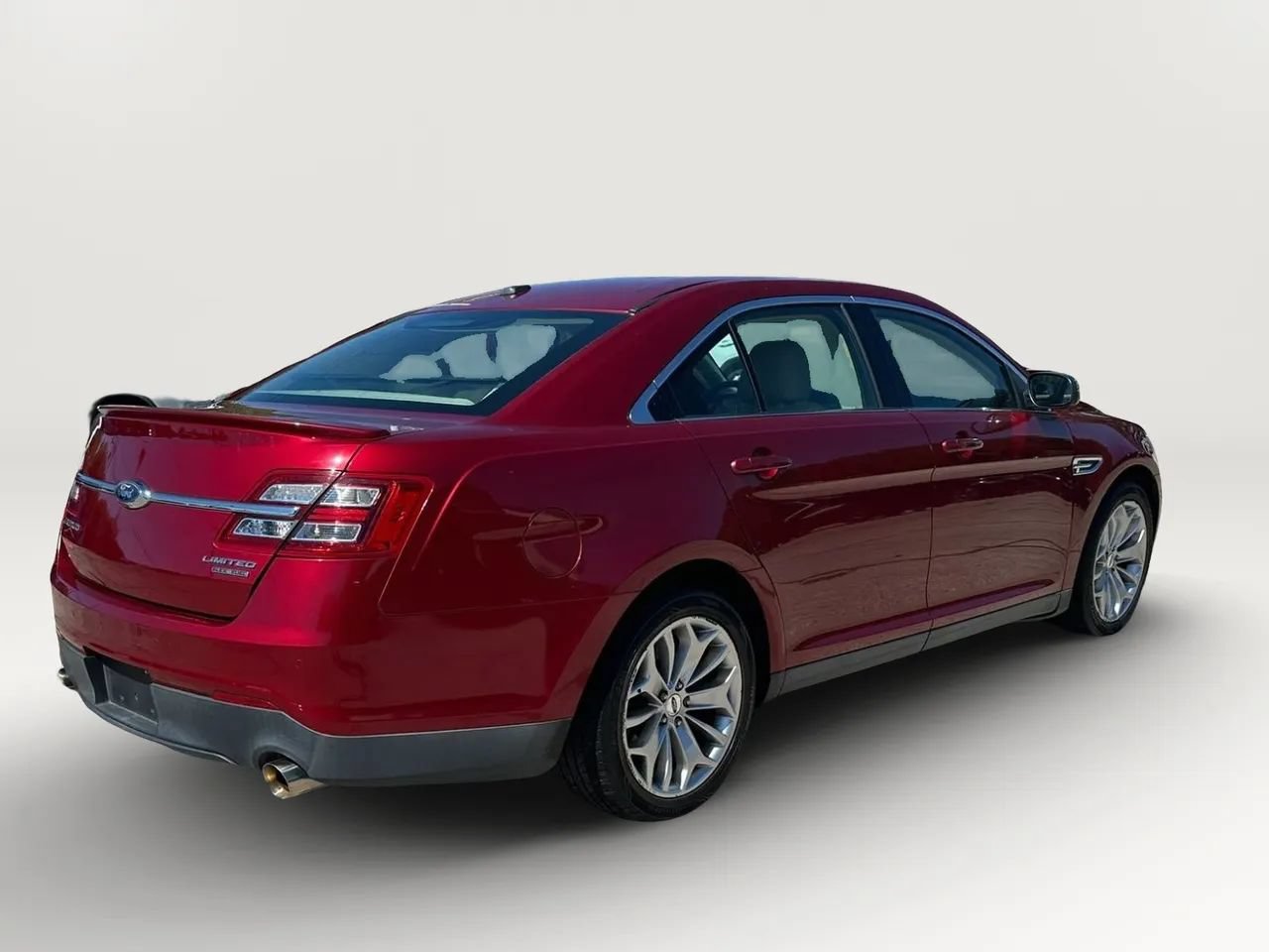 Used 2017 Ford Taurus Limited FWD image 4