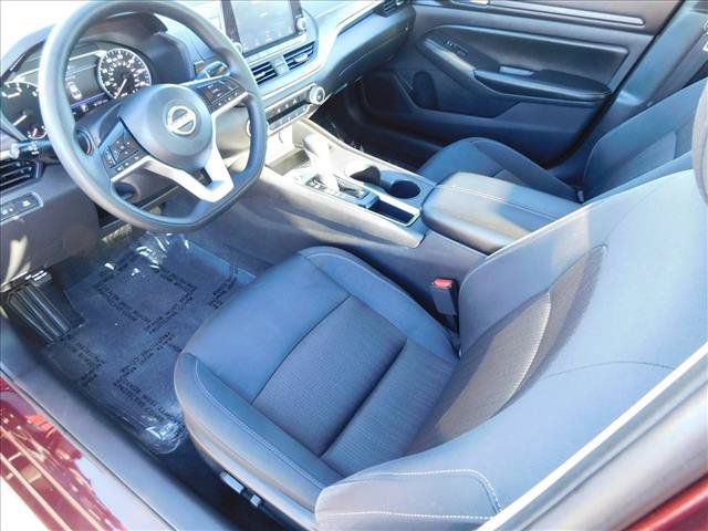 Used 2025 Nissan Altima 2.5 SV FWD image 16