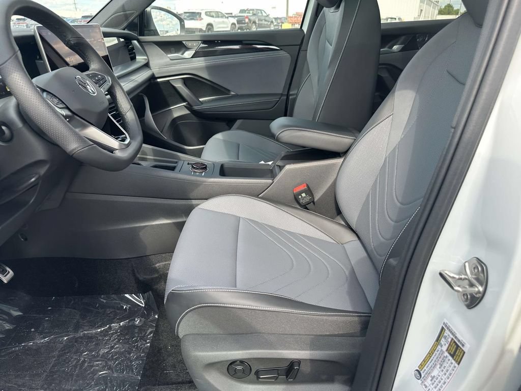 New 2026 Volkswagen Tiguan SE R-Line AWD/4WD image 14