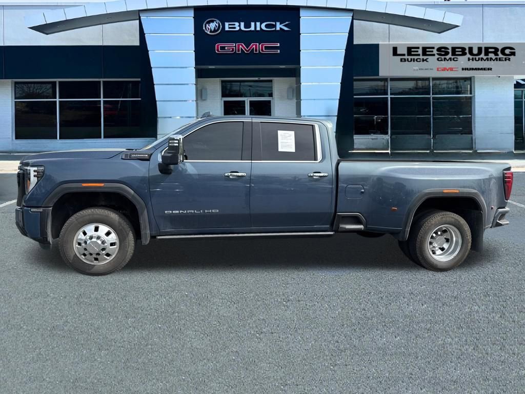 Used 2026 GMC Sierra 3500 Denali Ultimate image 4