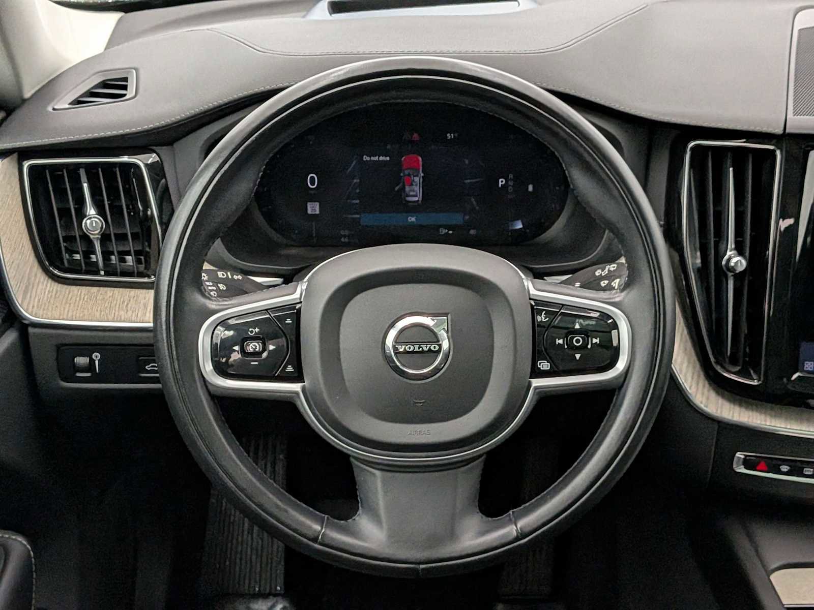 Used 2022 Volvo XC60 B5 Inscription w/ Advanced Package image 24