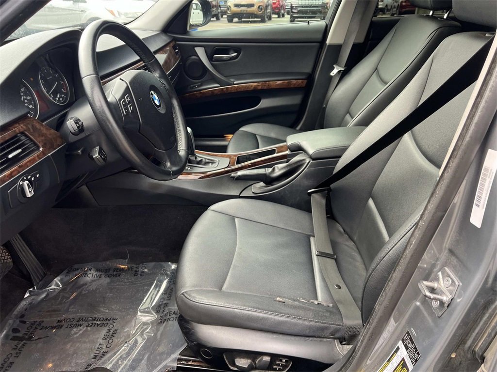 Used 2010 BMW 335i xDrive Sedan image 14