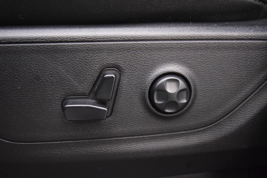 Used 2019 RAM 1500 Big Horn AWD/4WD image 24