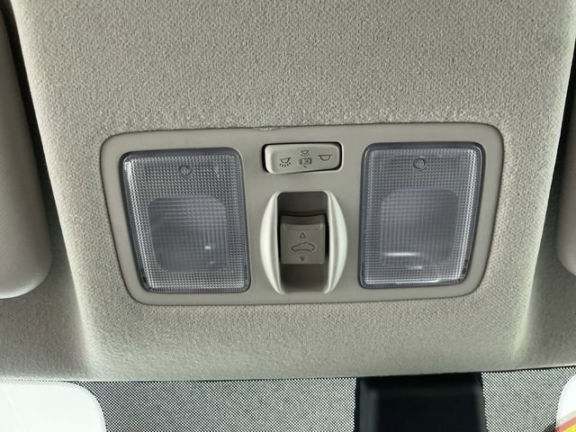 Used 2025 Hyundai Venue SEL image 25