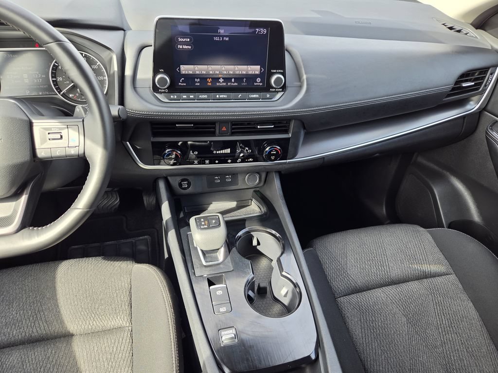 Used 2025 Nissan Rogue SV FWD image 16