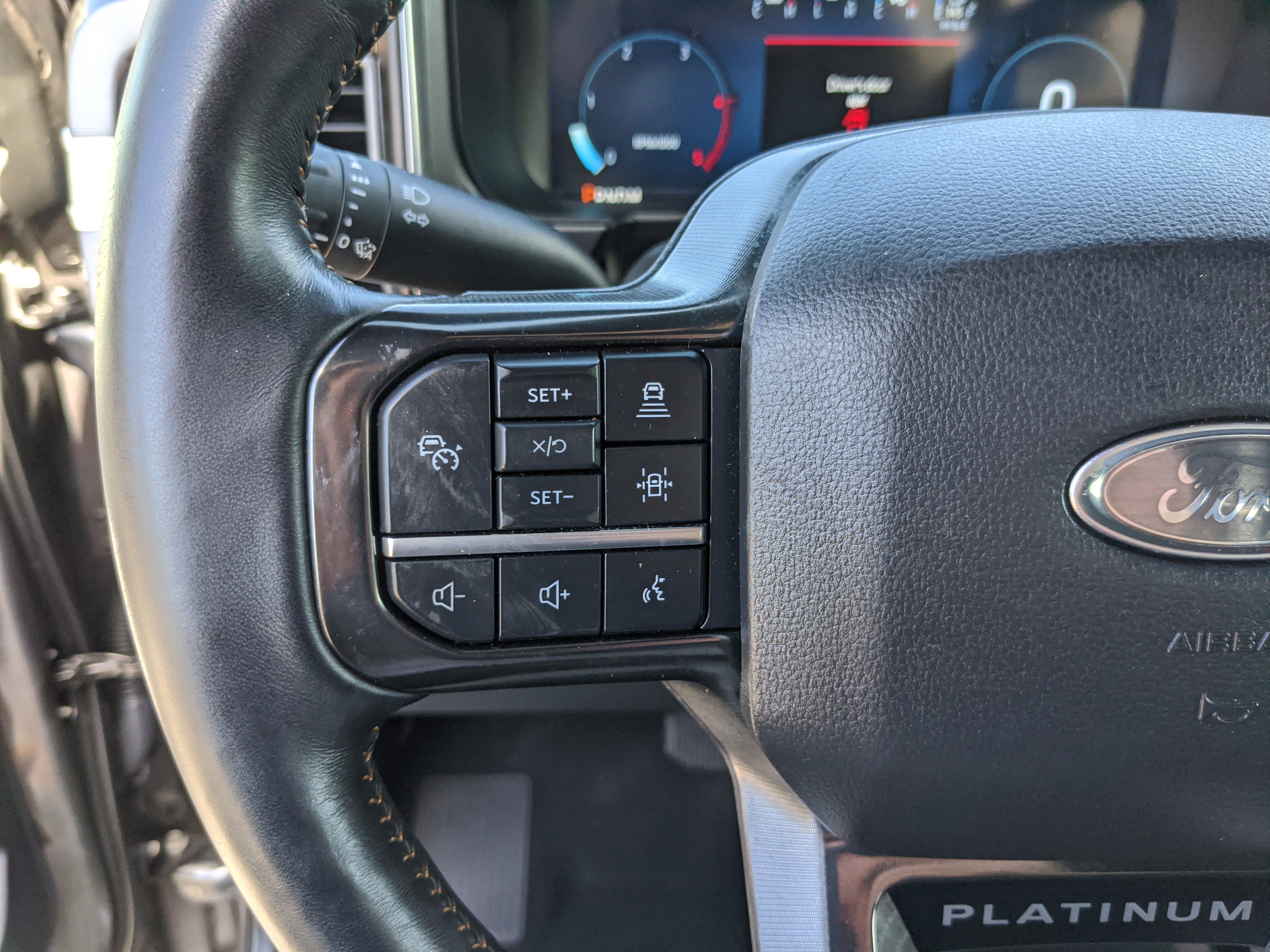 Used 2024 Ford F250 Platinum image 33