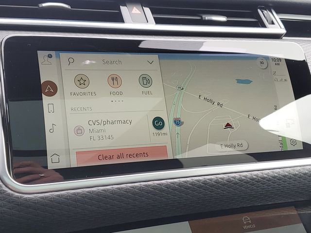 Used 2021 Land Rover Range Rover Velar R-Dynamic S image 17