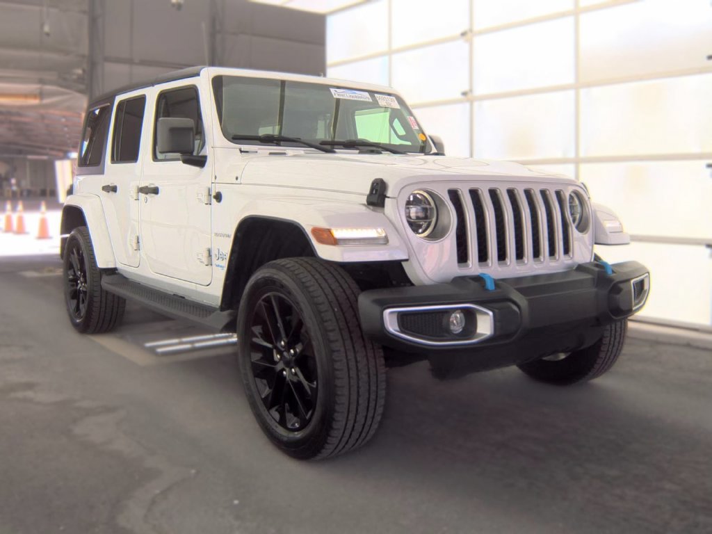 Used 2022 Jeep Wrangler Unlimited Sahara AWD/4WD image 3