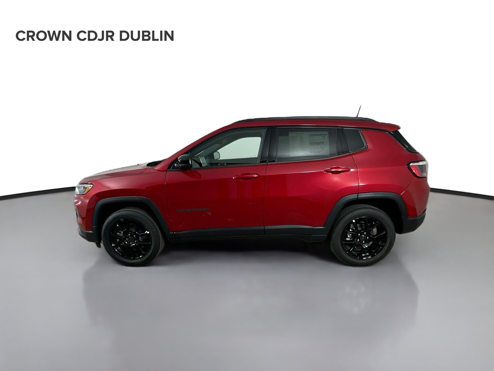 Used 2025 Jeep Compass Latitude w/ Altitude Special Edition AWD/4WD image 4