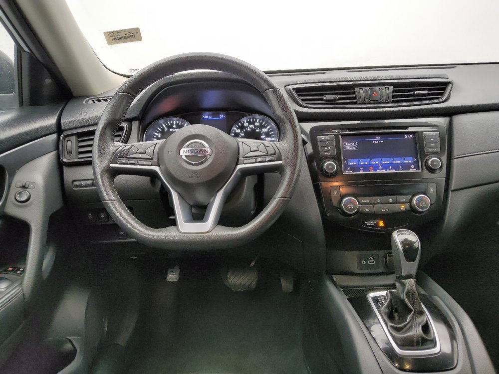 Used 2020 Nissan Rogue SV FWD image 22
