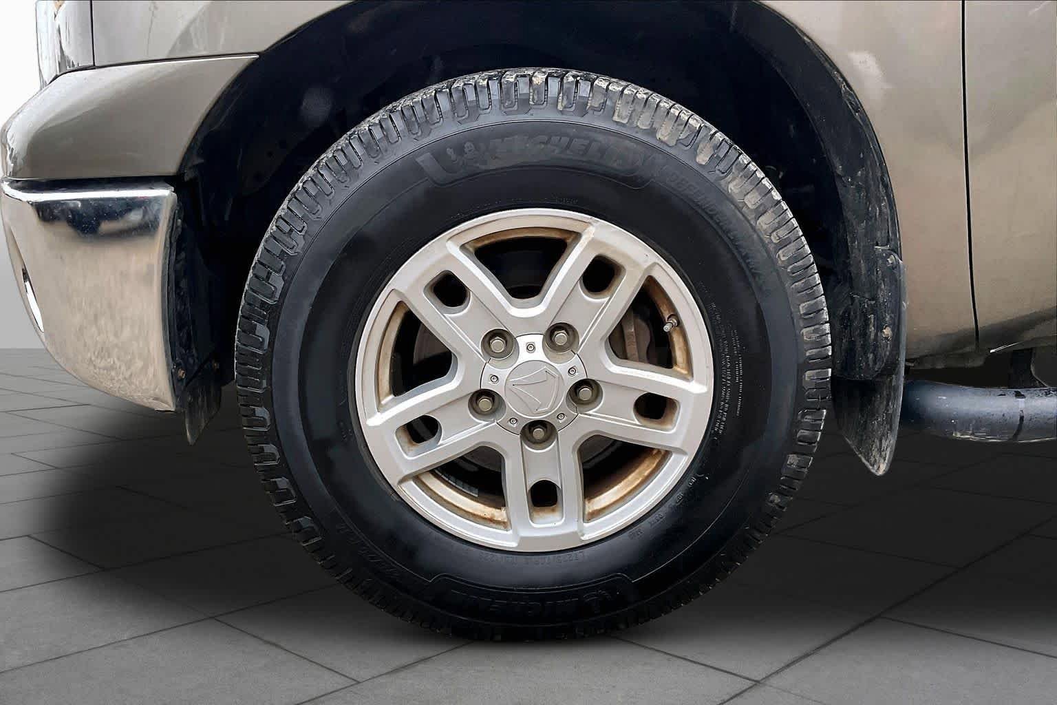 Used 2012 Toyota Tundra 2WD CrewMax w/ SR5 Pkg image 10