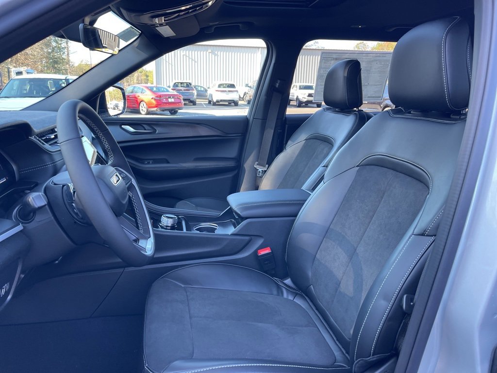 New 2025 Jeep Grand Cherokee L Altitude image 17