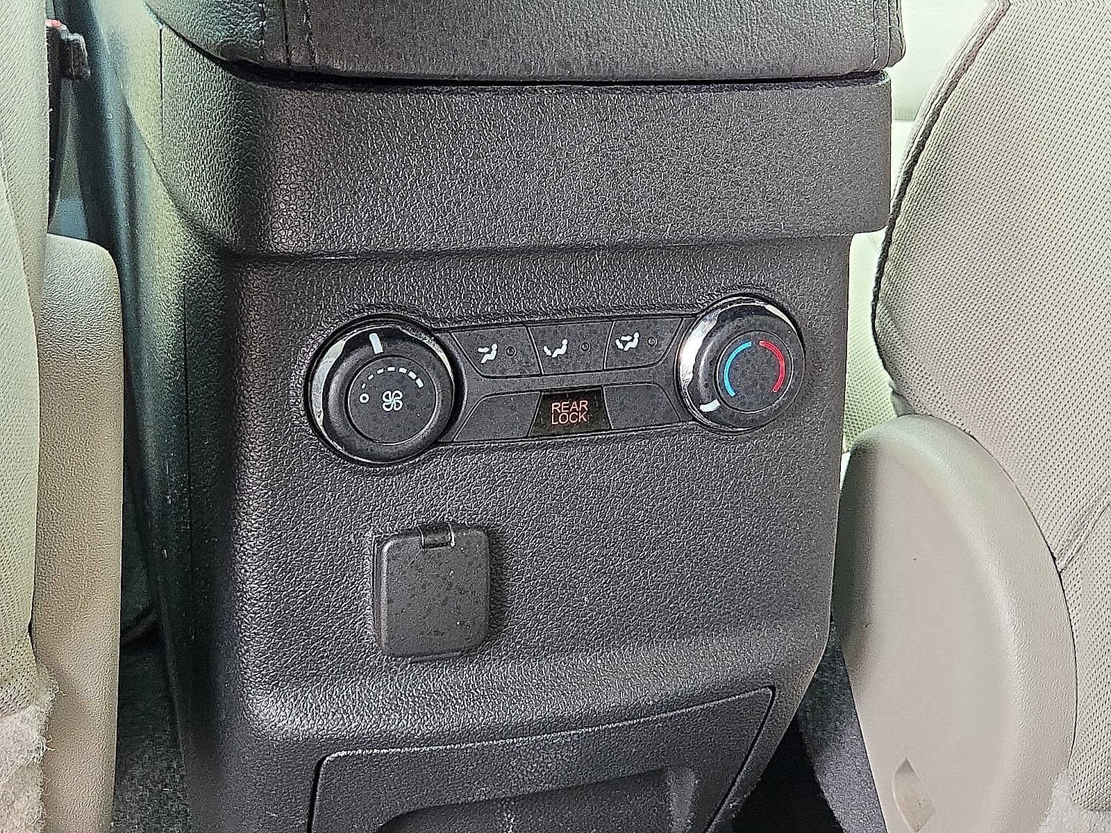 Used 2013 Ford Explorer 4WD w/ Class III Trailer Tow Pkg image 14