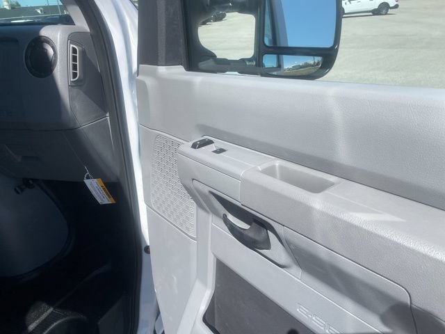 New 2027 Ford E-350 and Econoline 350 Super Duty w/ Power Equipment Group RWD image 45