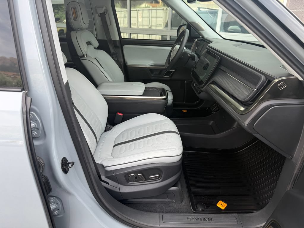 Used 2023 Rivian R1S Adventure AWD/4WD image 51