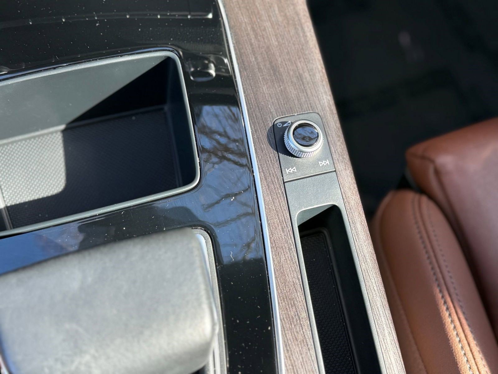 Used 2023 Audi Q5 e Premium w/ Convenience Package image 57