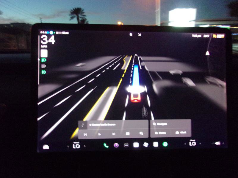 Used 2018 Tesla Model 3 Long Range image 31