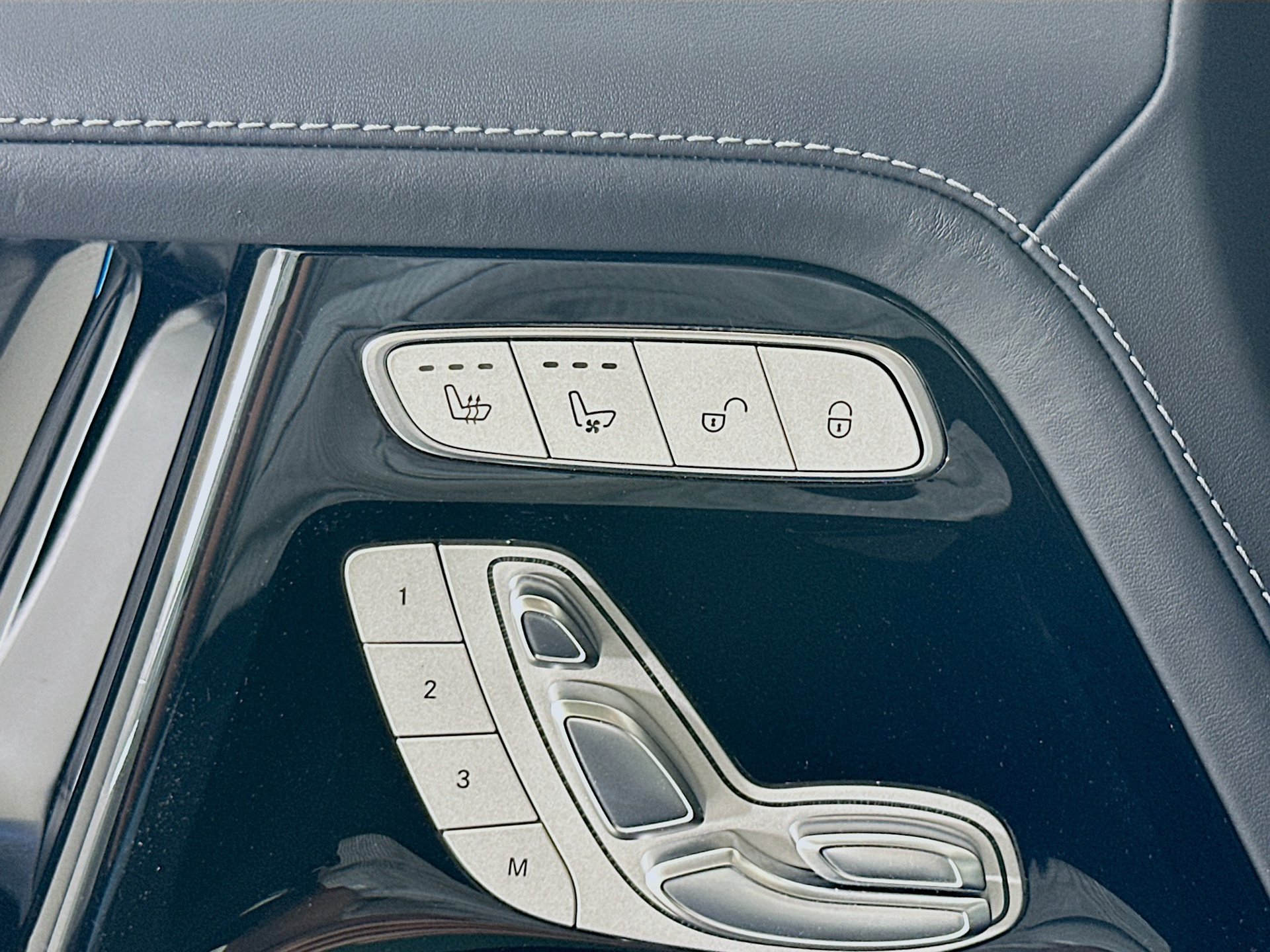 Certified 2025 Mercedes-Benz G 63 AMG 4MATIC image 22
