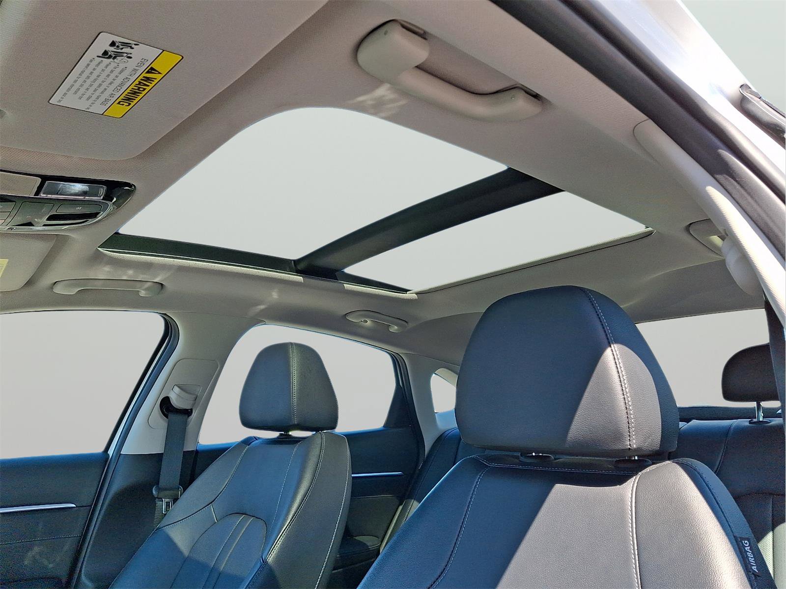 Used 2022 Hyundai Sonata Limited w/ Preferred Accessory Package image 14