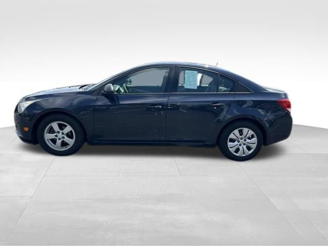Used 2014 Chevrolet Cruze LS FWD image 4